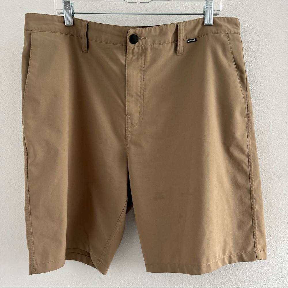 Hurley Men's Flat Front Shorts in Khaki Size 36